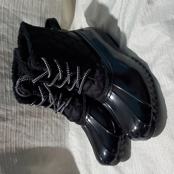 Sports Ladies Black Duck Boot - Picture 1 of 7
